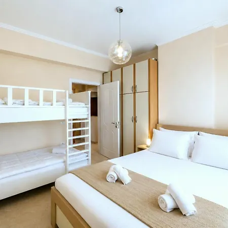Stunning Two Bedrooms Steps From The Appartement Sarandë