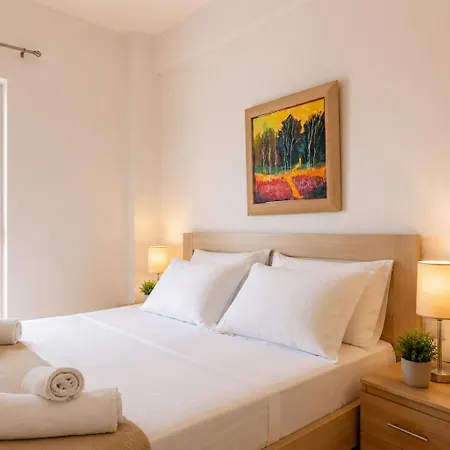 Appartement Stunning Two Bedrooms Steps From The Sarandë
