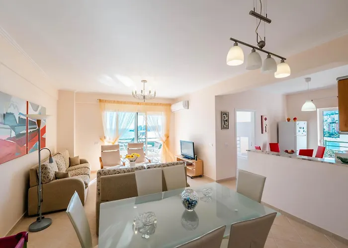 Stunning Two Bedrooms Steps From The 公寓 Sarandë