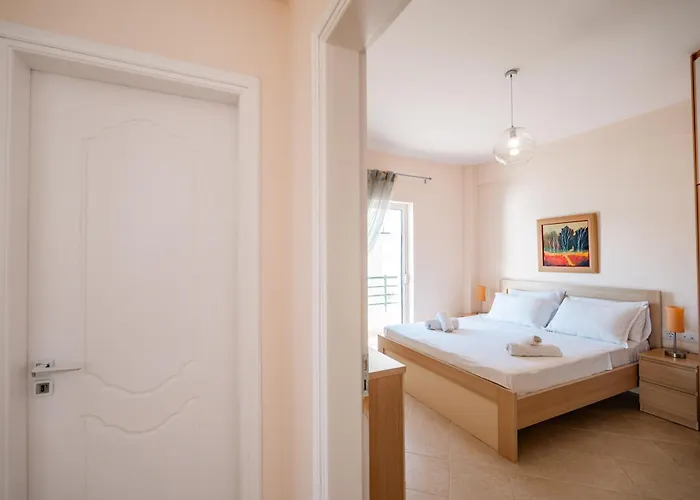 Stunning Two Bedrooms Steps From The * Sarandë