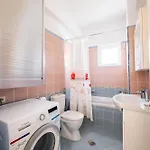 Appartement Stunning Two Bedrooms Steps From The