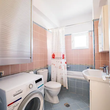 Apartament Stunning Two Bedrooms Steps From The