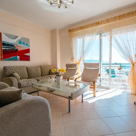 Apartment Stunning Two Bedrooms Steps From The Sarandë