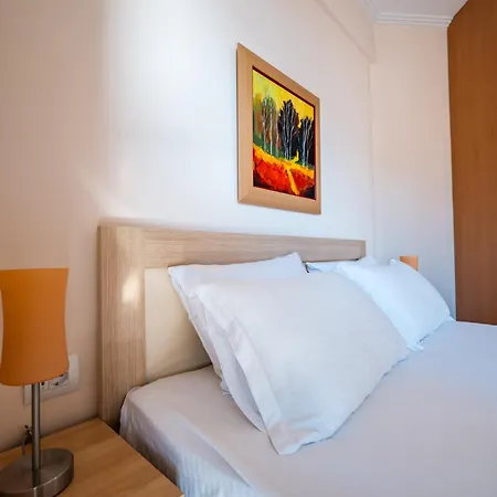 Apartament Stunning Two Bedrooms Steps From The *