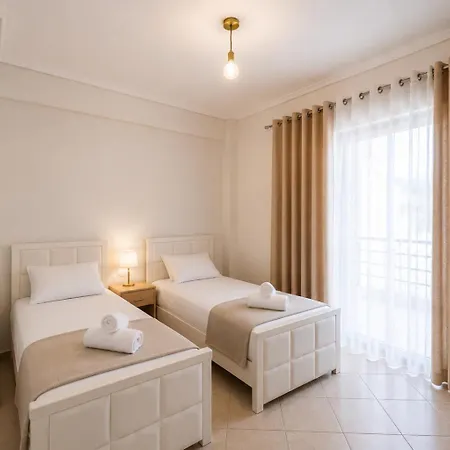 Stunning Two Bedrooms Steps From The 公寓