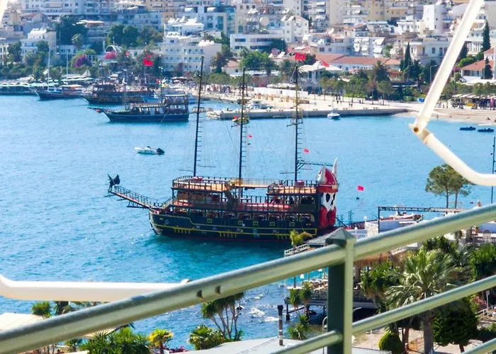 Stunning Two Bedrooms Steps From The Appartamento *